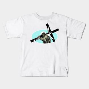 Jesus Christ carrying the cross Kids T-Shirt